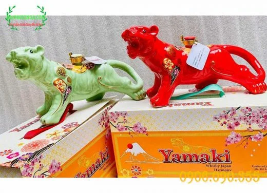 Rượu con cọp sứ Nhật